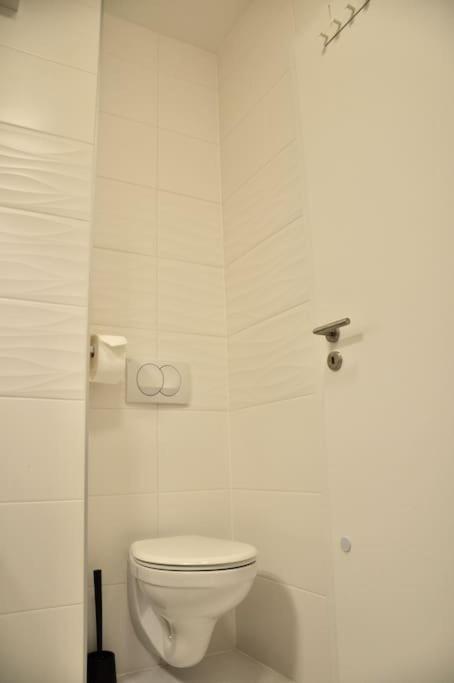 New Studio Apartment In Central Budapest - Free Parking Esterno foto
